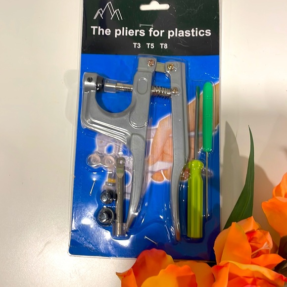 NIP Snap Pliers for Plastic Snaps (T3 T5 & T8) with Assorted Colours Snaps - Picture 2 of 4
